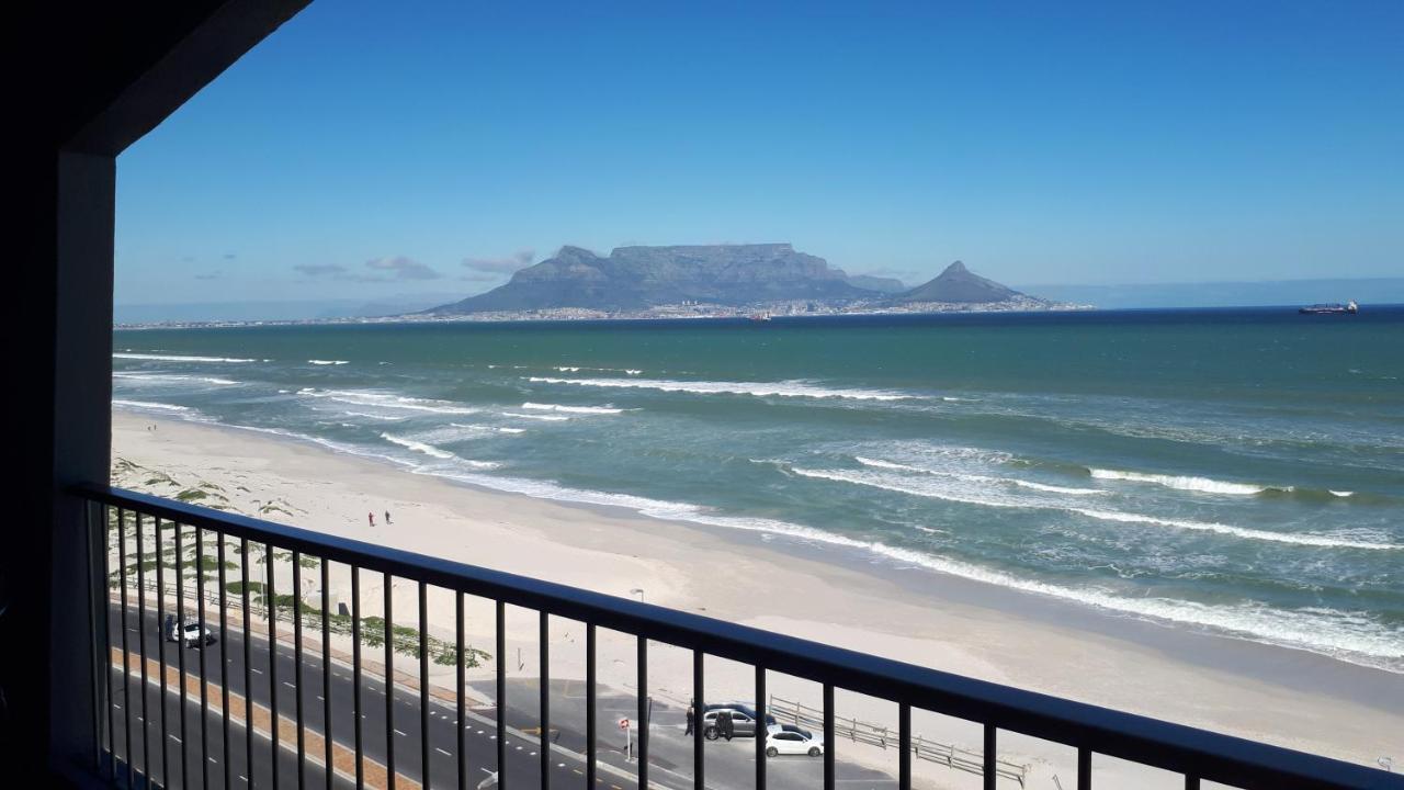 Blouberg Beachfront Apartment 布鲁堡史特兰 外观 照片