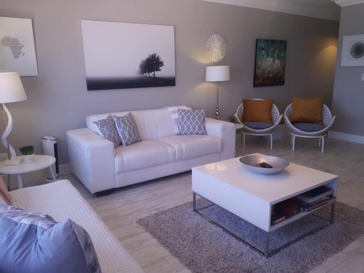 Blouberg Beachfront Apartment 布鲁堡史特兰 外观 照片