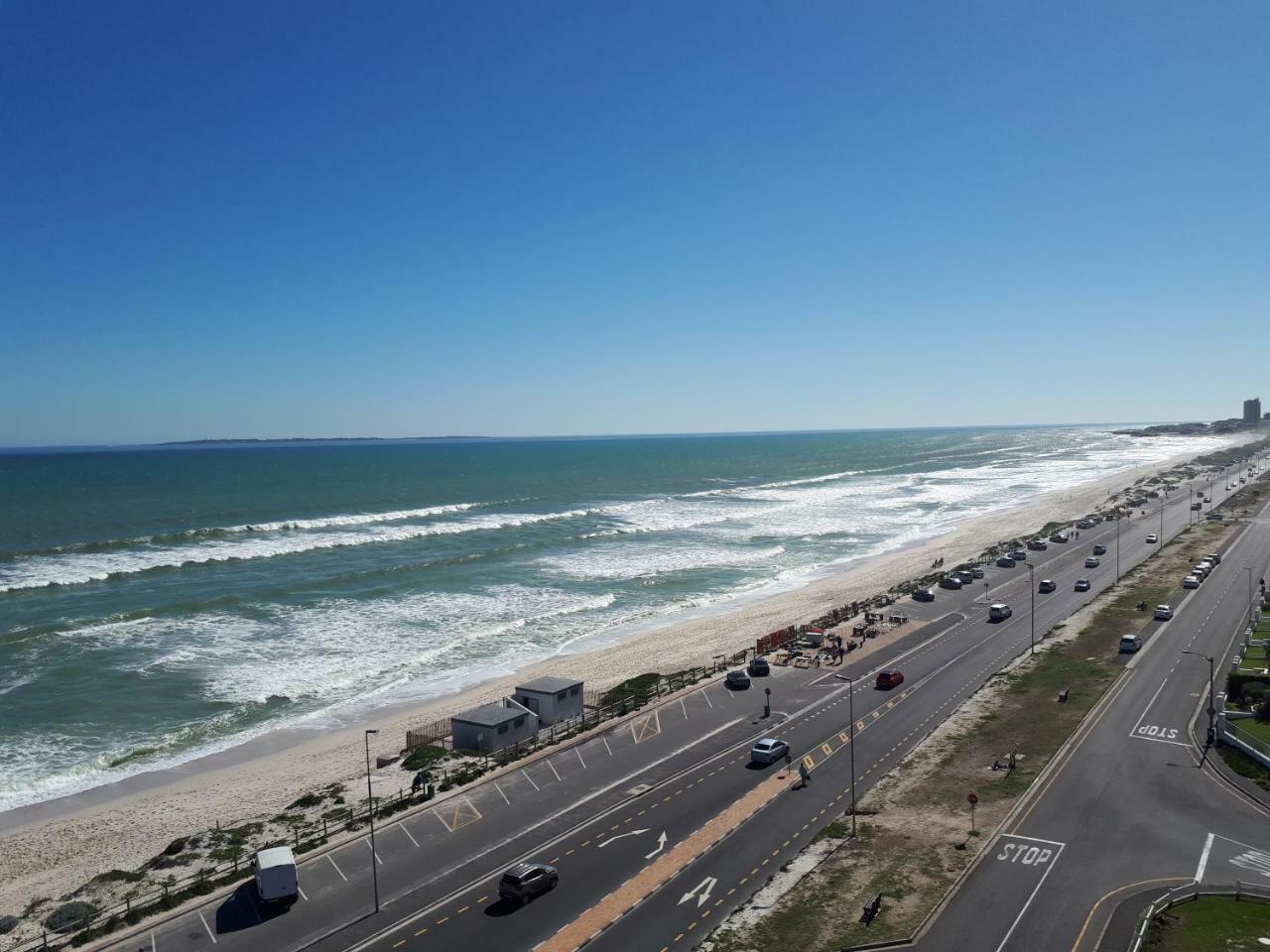 Blouberg Beachfront Apartment 布鲁堡史特兰 外观 照片